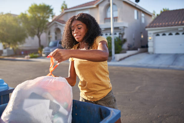 Best Construction Debris Removal  in Bremen, IN